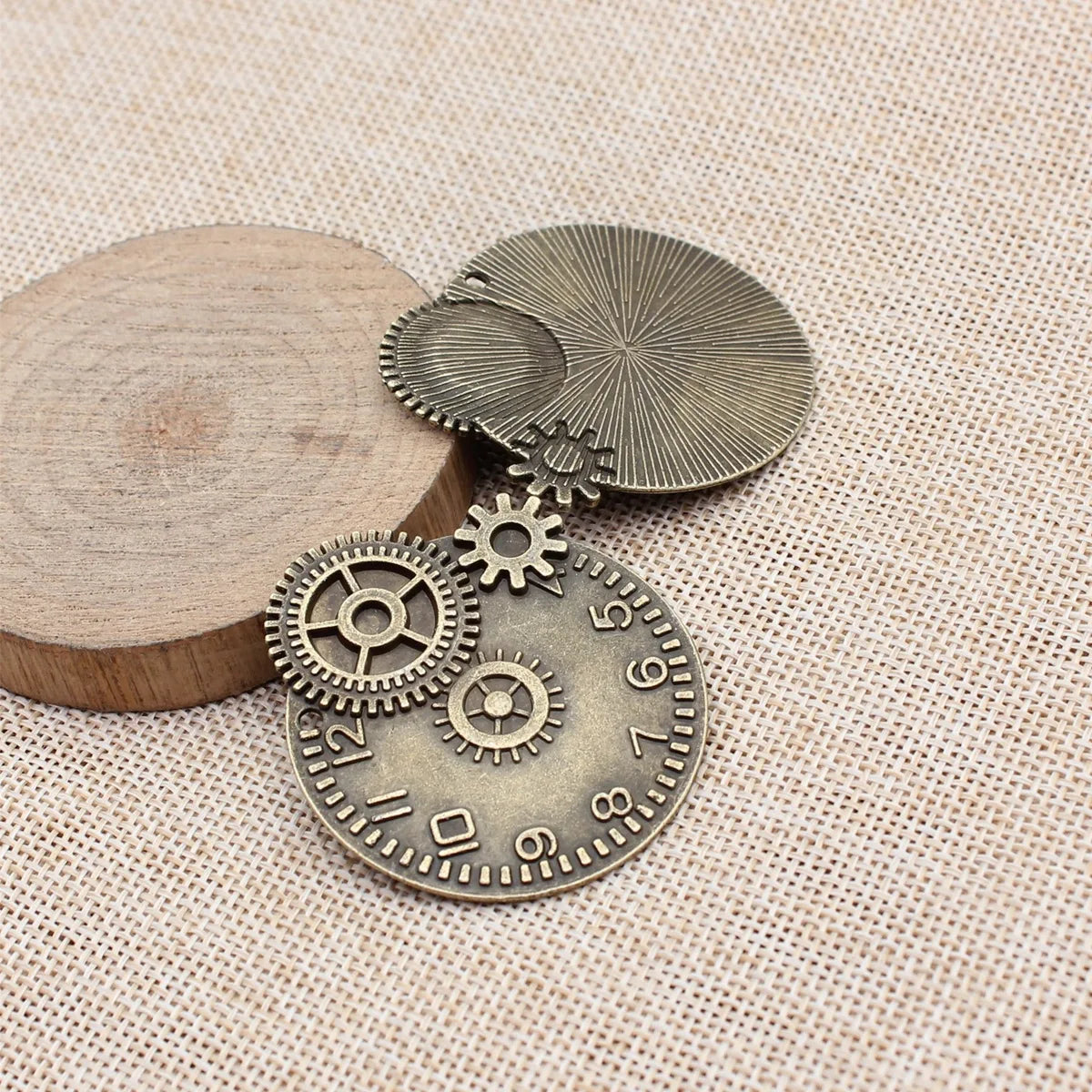 49x43mm 12g Multicolor Zinc Alloy Steampunk Gear Clock Charm Pendant for DIY Necklace Bracelet