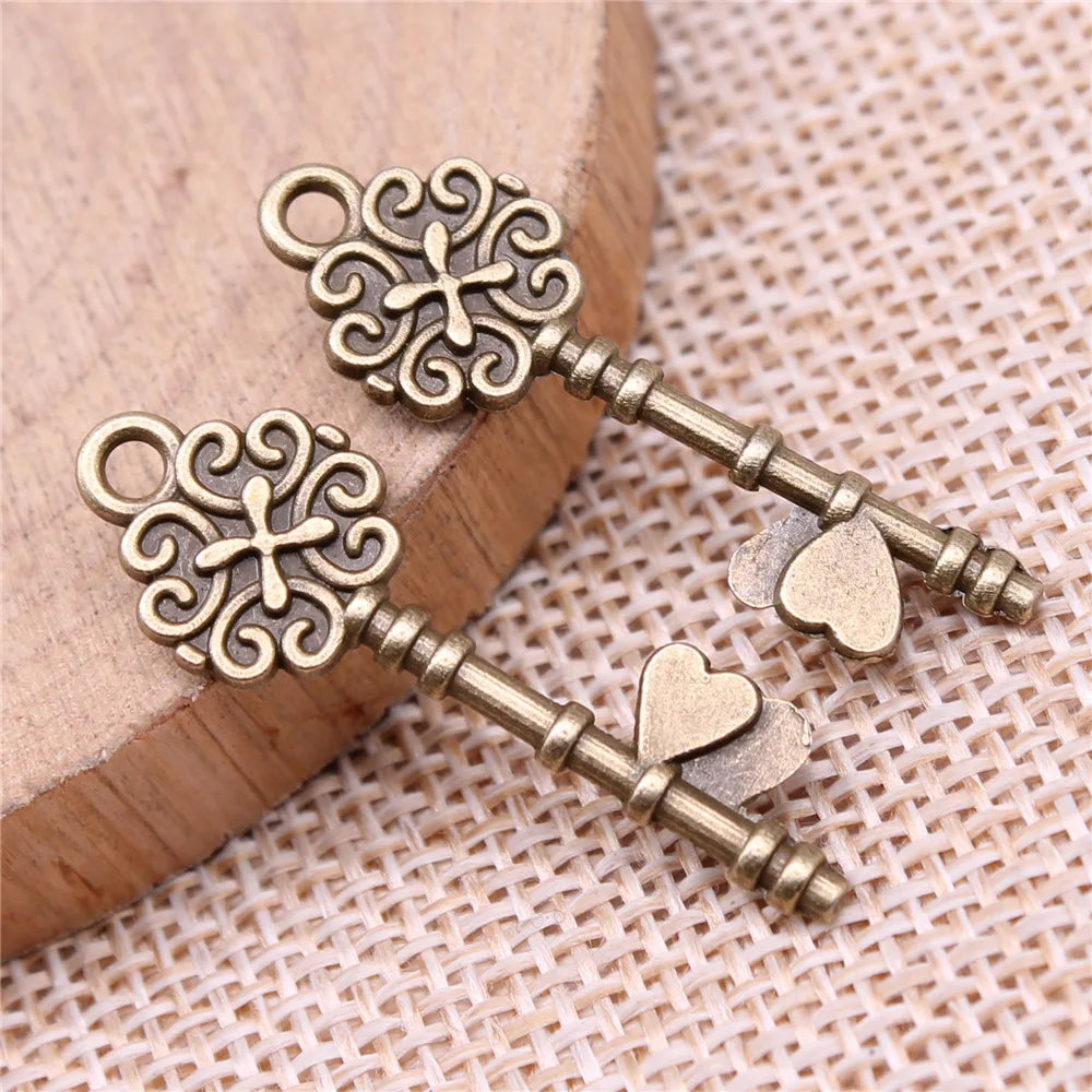 33x11mm 1.3g Antique Silver Zinc Alloy Heart Key Charm Pendant for DIY Bracelet Necklace Making