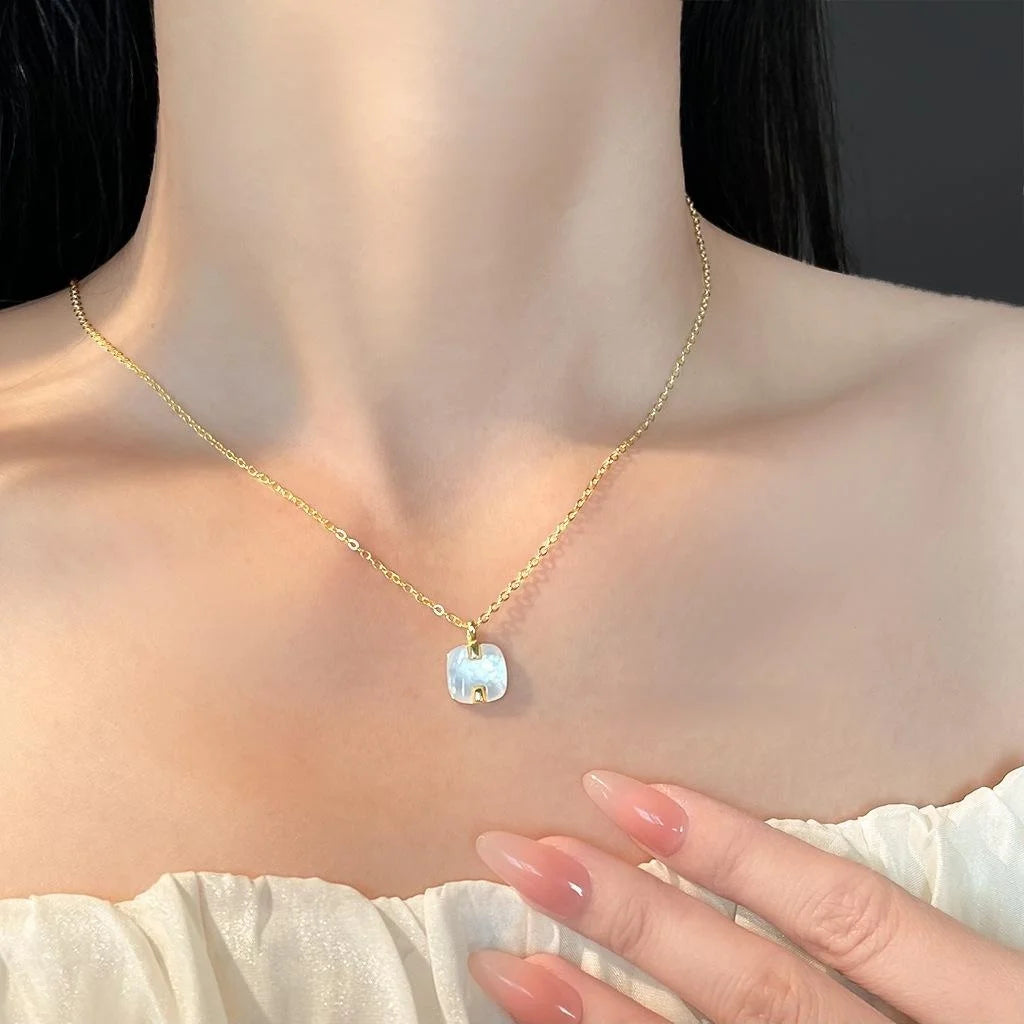 18K Gold Plated Copper Mother Of Pearl Square Geometric Light Luxury Clavicle Necklace