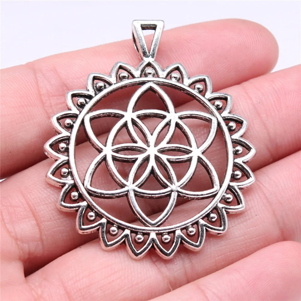 49x41mm 7.5g Antique silver tone zinc alloy hollow Flower charm pendant for DIY necklace earring making