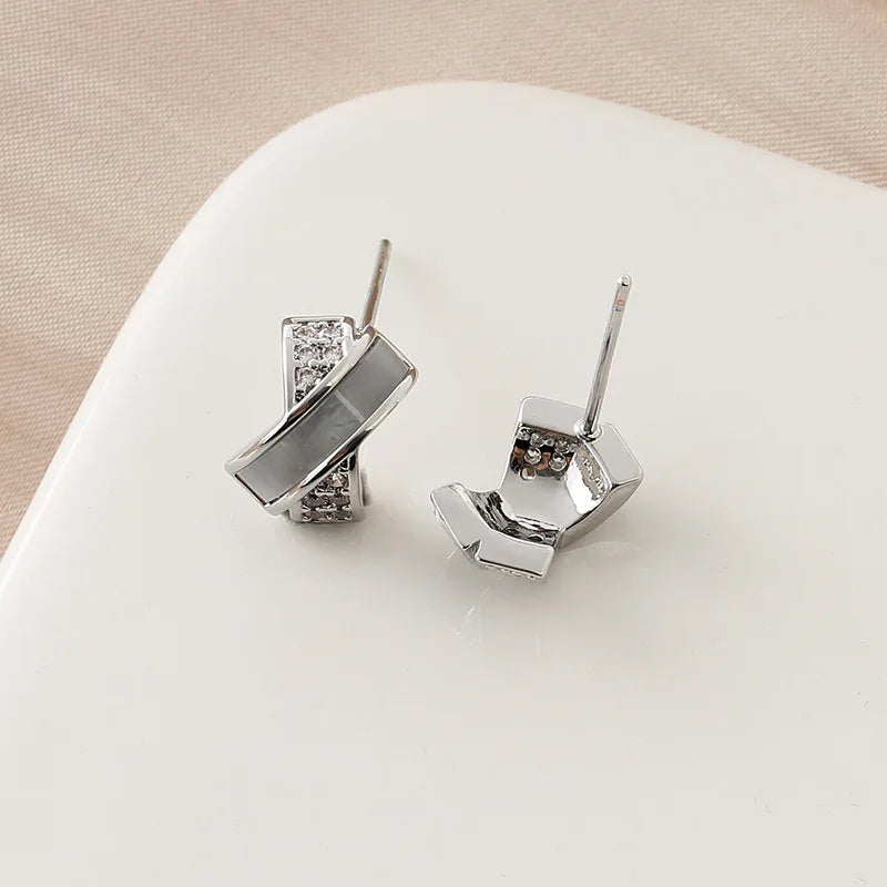 Elegant Shell Cross Mother Of Pearl Zircon Alloy Stud & Clip On No Piercing Geometric Hoop Earrings
