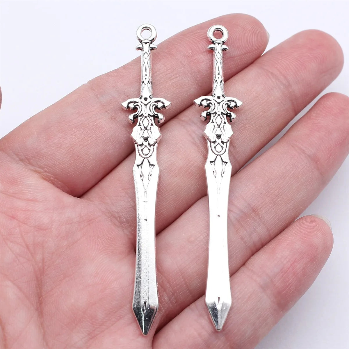 70mm 3.6g Antique Silver Zinc Alloy Cosplay Weapon Sword Charm Pendant for DIY Jewelry Making