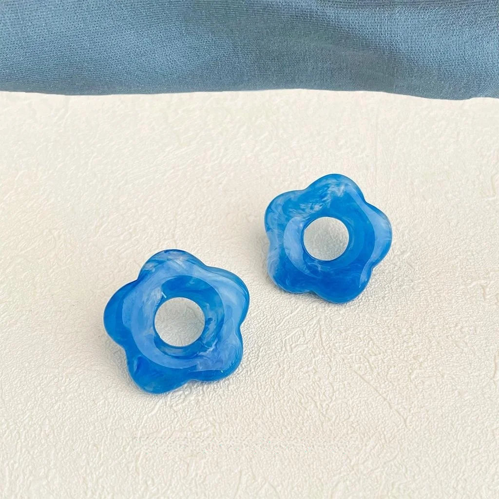 Sweet Gradient Blue Acrylic Hollow Flower Stud Earrings Minimalist Floral Jewelry