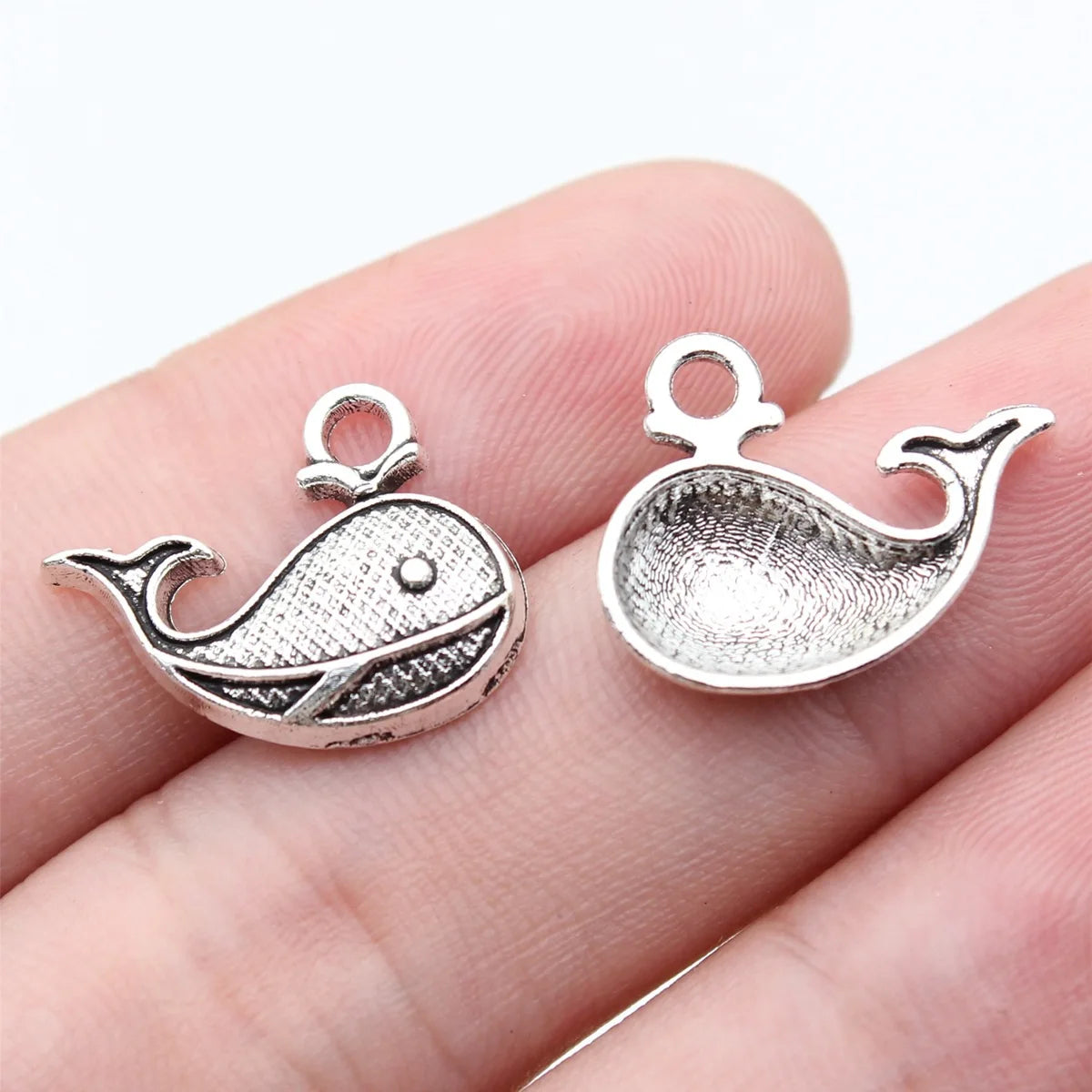 19x15mm 0.96g Antique Silver Zinc Alloy Whale Charm Pendant for Ocean Theme Necklace DIY Jewelry