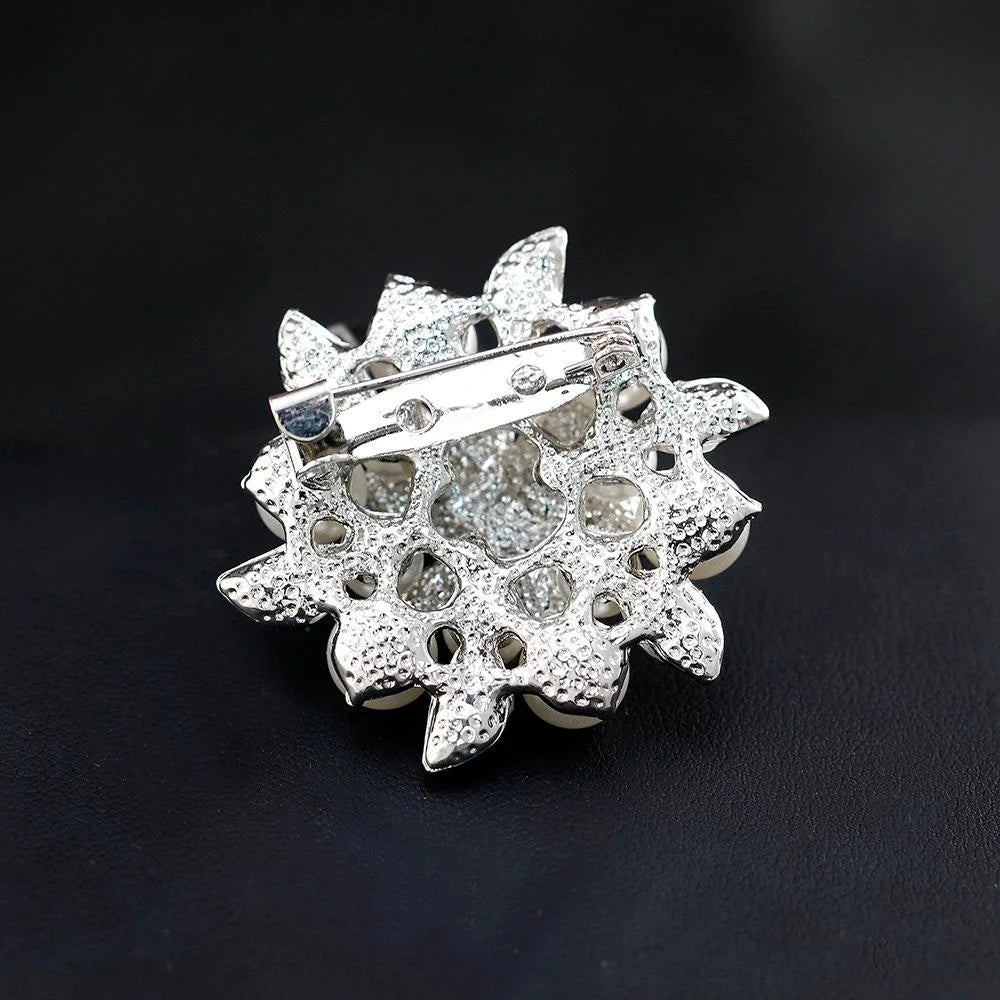 Elegant Pearl Alloy Rhinestone Flower Brooch For Women, Luxury Lapel Pin Corsage Suit Accessory Gift