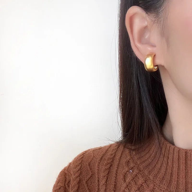 Elegant Matte Gold Alloy C Shaped Hoop Ear Cuffs, Stud & Clip On No Piercing French Commuter Earrings