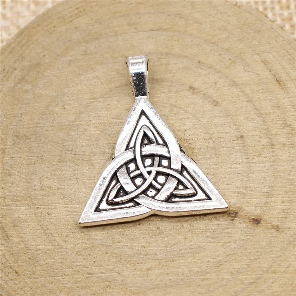 28x24mm 4.3g Antique Silver Zinc Alloy Celtic Amulet Celtic Knot Charm Pendant for Necklace Bracelet Making
