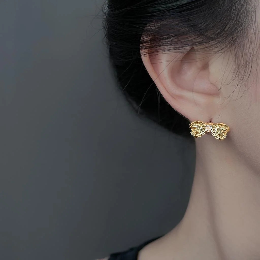 Old Money Style Copper Zircon Heart Bow Stud Earrings With Silver Plated Pins And Hollow Lace Design