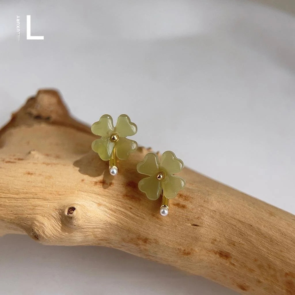 Forest Style Resin Pearl Flower Stud Earrings Silver Plated Pin Minimalist Leaf Design
