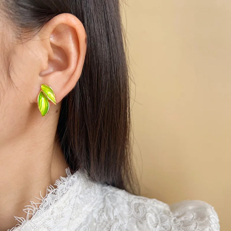 Elegant Green Enamel Leaf Gold Tone Alloy Stud & Clip On No Piercing Chinese Style Women's Earrings