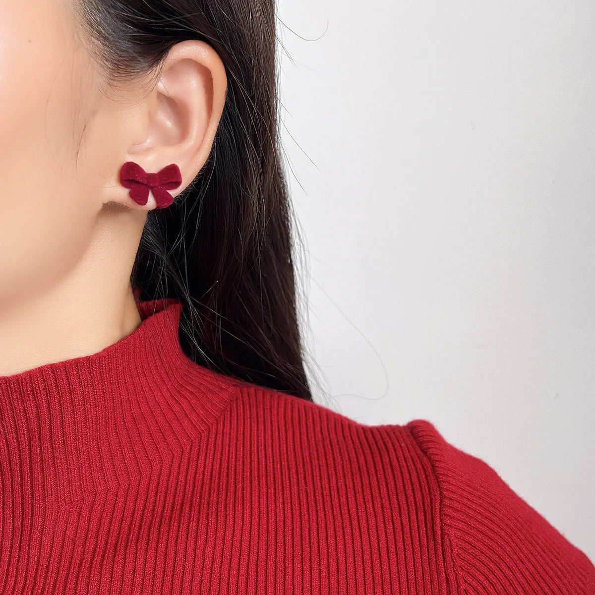 Red Plush Bow Stud & Clip On No Piercing Elegant Furry Knot Alloy Ear Cuff Women's Earrings