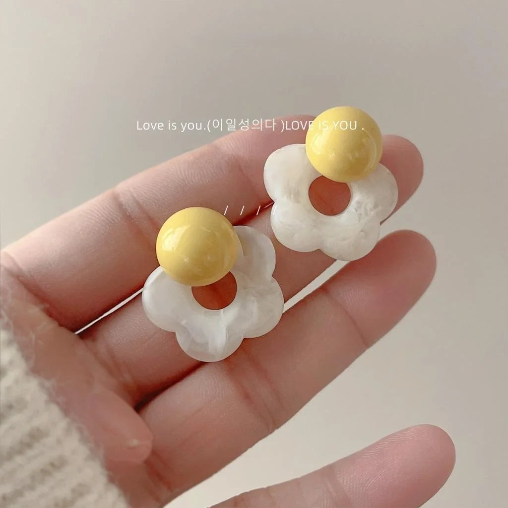 Sweet Warm Tone Resin Flower Stud Earrings With Silver Plated Pins