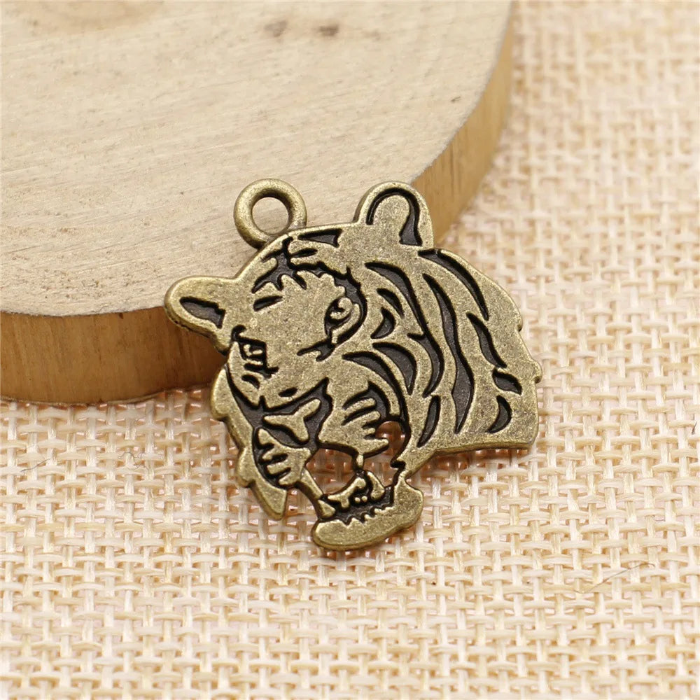 27x24mm 4.5g Antique Silver Zinc Alloy Double Sided Tiger Head Charm Pendant for DIY Necklace Making