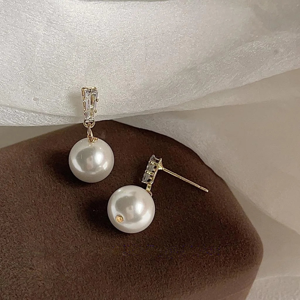 Elegant Pearl Geometric Copper Stud Earrings With Silver Plated Pins Minimalist Fashion Jewelry