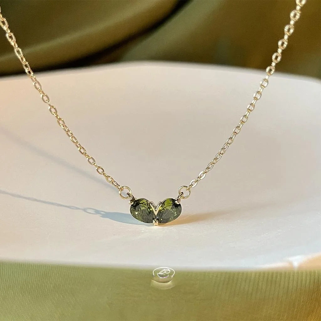 French Vintage Copper Green Sprout Heart Zircon Pendant Necklace For Women Light Luxury Collarbone Chain