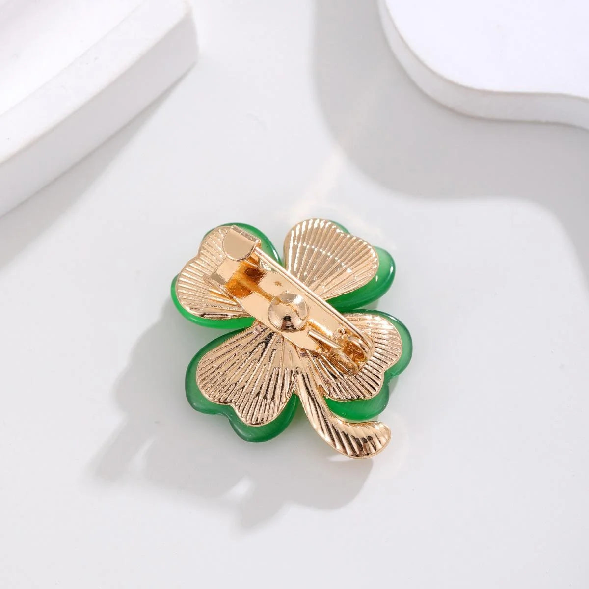 Elegant Green Cat Eye Four Leaf Clover Alloy Brooch For Women, Lucky Lapel Pin Corsage Suit Accessory