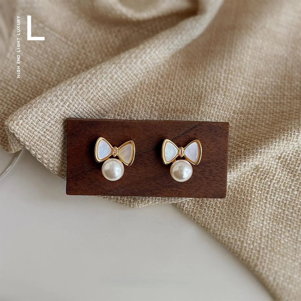 Sweet Bow Knot Real Shell Pearl Zircon Copper Stud Earrings For Commuter Jewelry