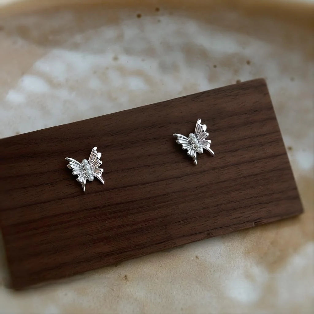 Sweet Butterfly Pearl Stud Earrings Copper Silver Plated Pin Minimalist Commuter Jewelry