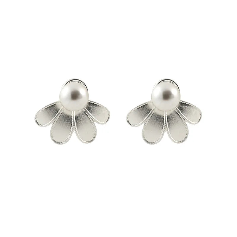 Elegant Pearl Brushed Alloy Petal Flower Stud & Clip On No Piercing Women's Fashion Earrings