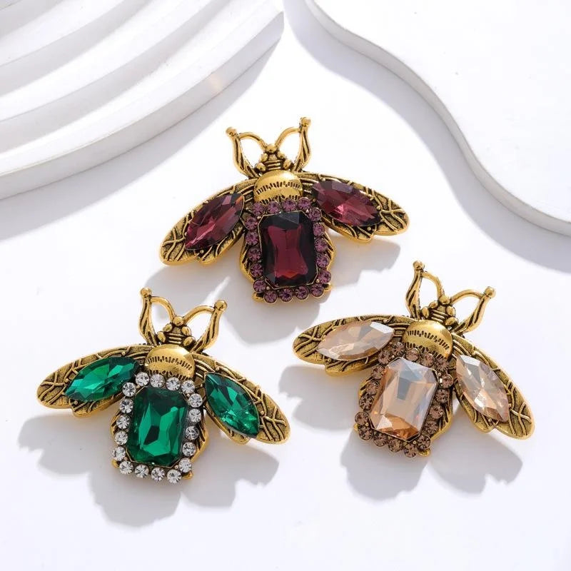 Vintage Baroque Bee Brooch With Green Rhinestone Wings, Antique Gold Alloy Lapel Pin Suit Accessory