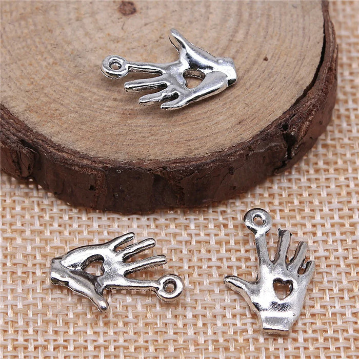 18x11mm 1g Antique silver tone zinc alloy Hand Heart charm pendant for DIY bracelet necklace making