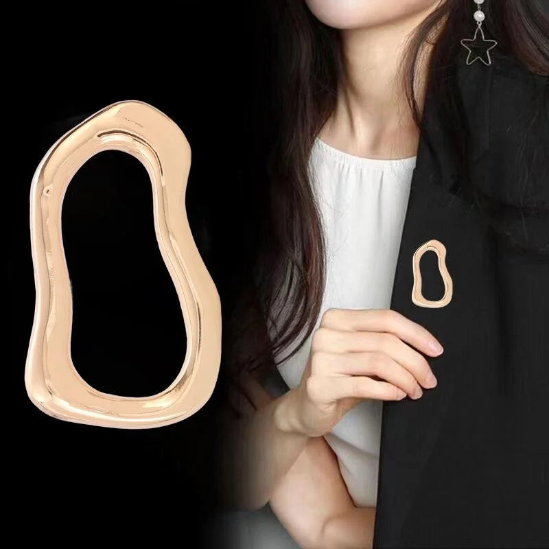 Elegant Gold Alloy Irregular Hollow Oval Geometric Brooch, French Vintage Lapel Pin Suit Accessory Gift