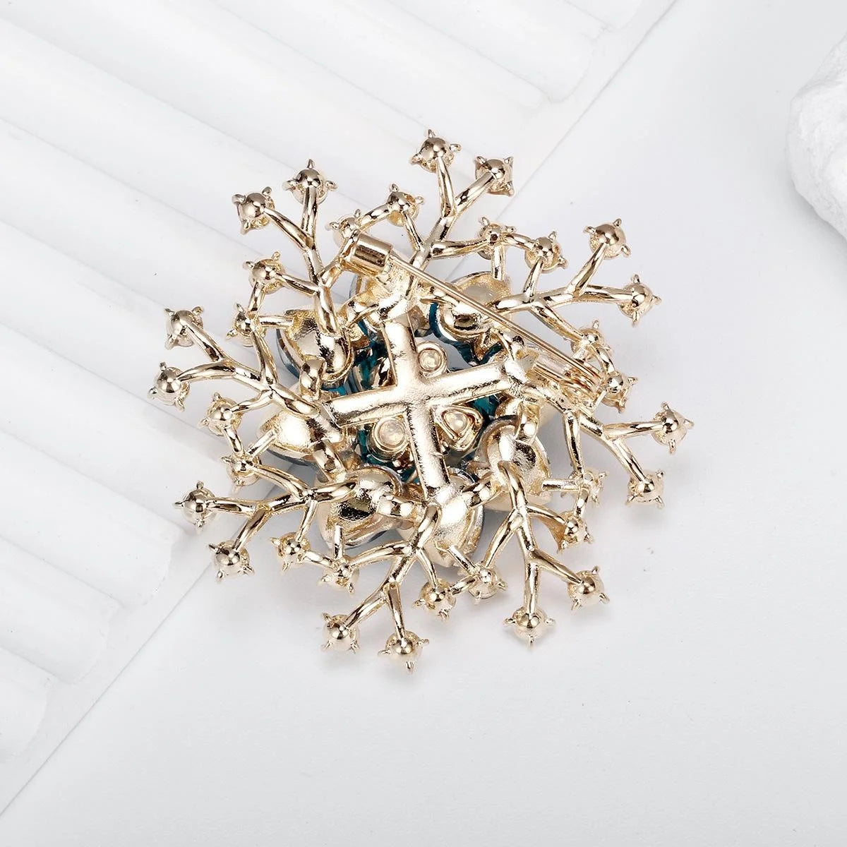 Luxury Blue Crystal Flower Rhinestone Brooch, Gold Alloy Floral Lapel Pin Corsage Suit Accessory Gift