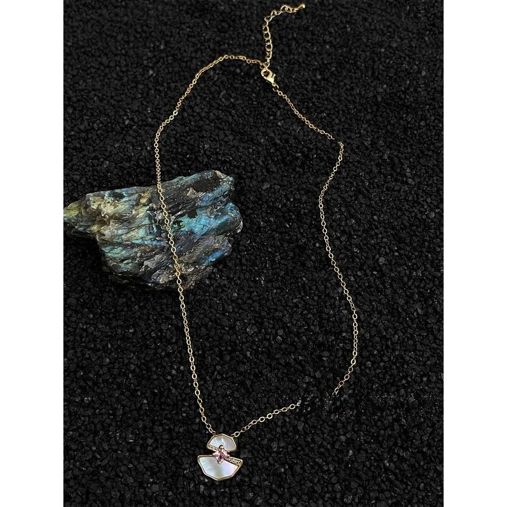 18K Gold Plated Copper Shell Geometric Fan Micro Pave Zircon Sweet Collarbone Necklace