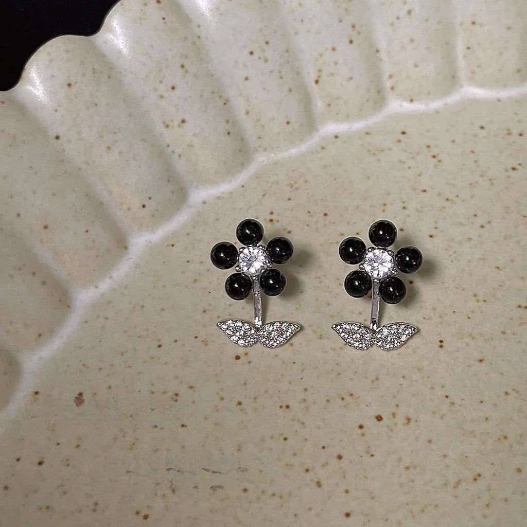 Sweet Cool Black Flower Copper Stud Earrings With Micro Pave Zircon, Versatile Commuter Jewelry
