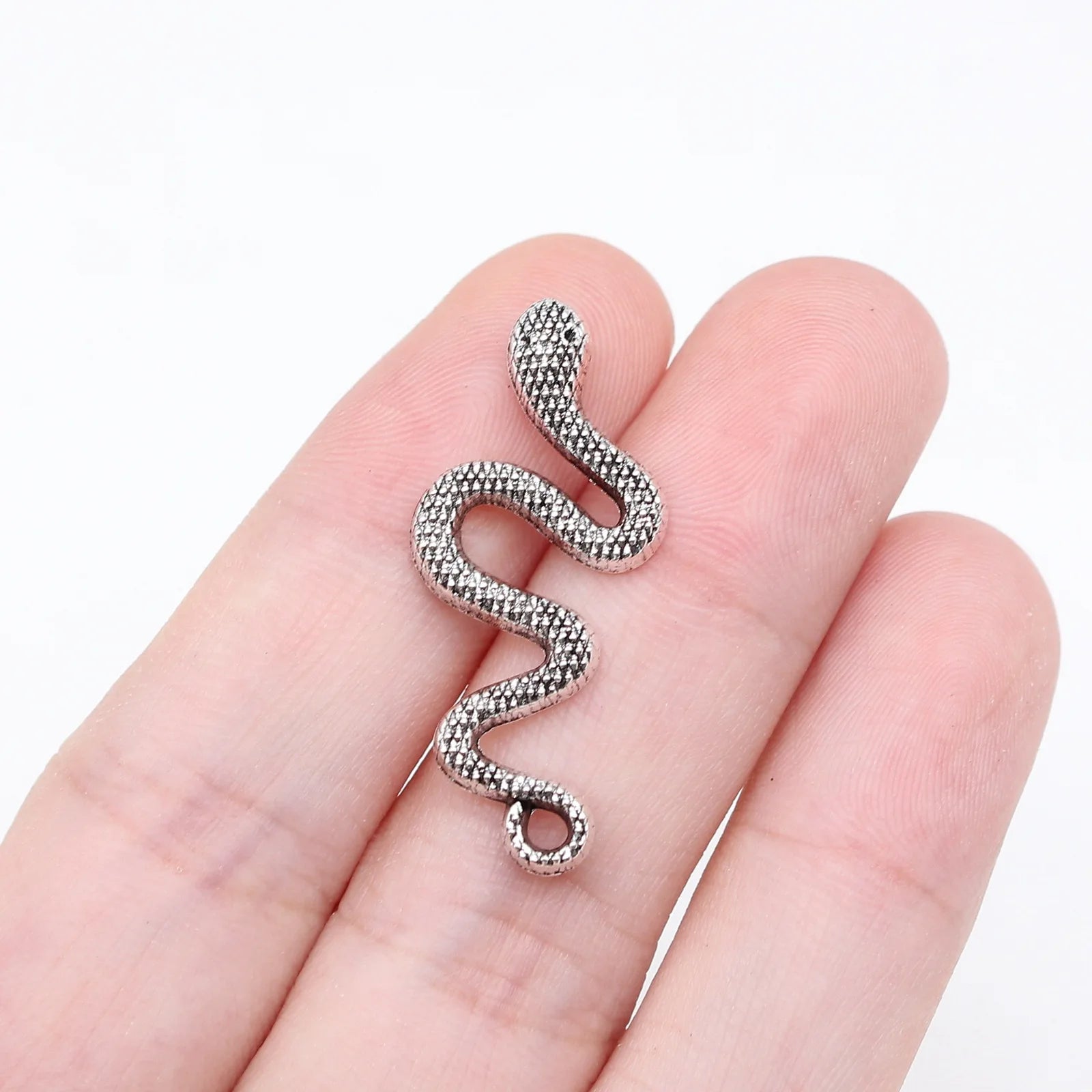 31x14mm 1.4g Antique Silver Tone Zinc Alloy Snake Charm Pendant for DIY Necklace Bracelet Jewelry Making