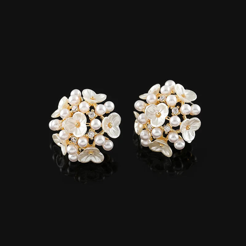 Vintage Pearl Flower Cluster Alloy Rhinestone Stud & Clip On No Piercing Luxury Statement Earrings