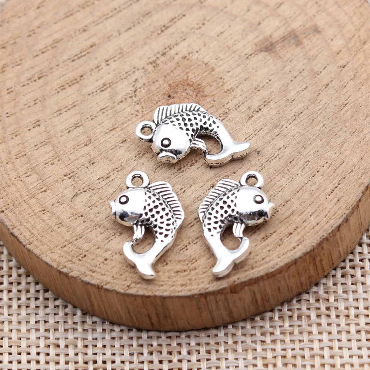 17x10mm 1.1g Antique Silver Zinc Alloy Koi Fish Charm Pendant for Bracelet Necklace DIY Jewelry