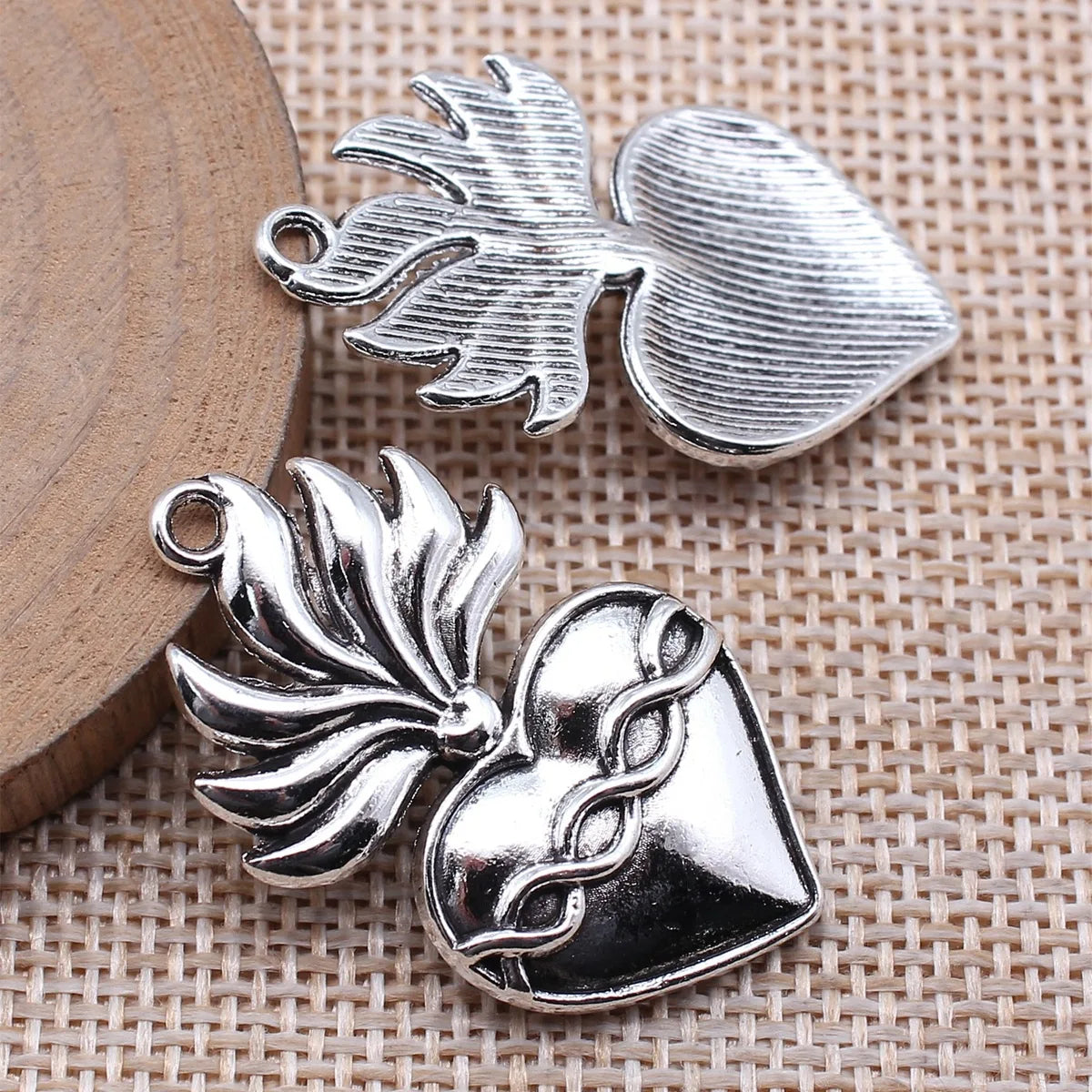 37x22mm 5.5g Antique Silver Zinc Alloy Gothic Heart Charm Pendant for DIY Necklace Bracelet Making