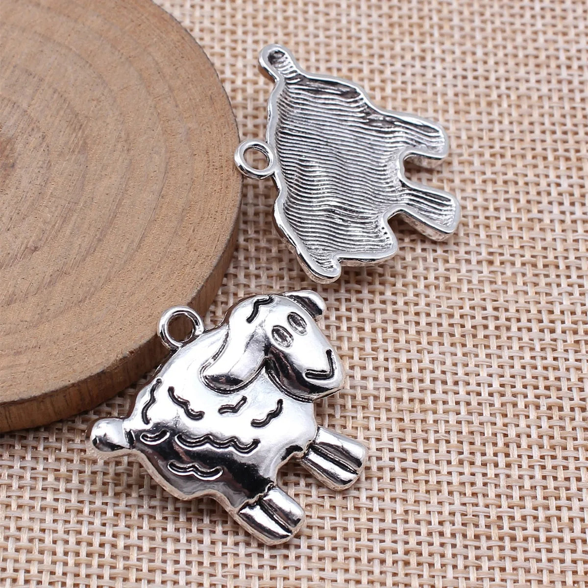 32x29mm 5.4g Antique Silver Zinc Alloy Sheep Charm Pendant for DIY Necklace Bracelet Jewelry Making