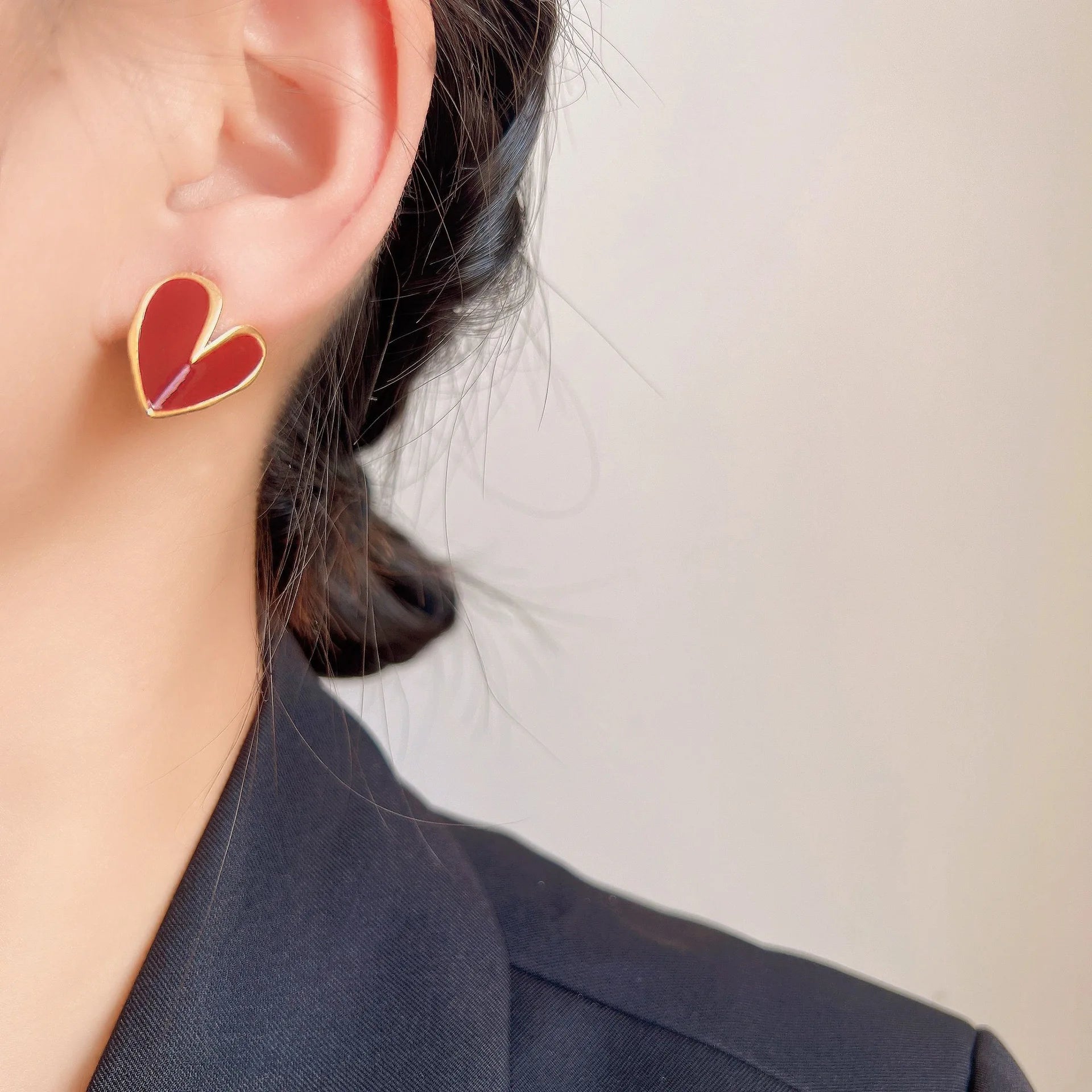 Luxury Red Enamel Heart Gold Tone Alloy Spiral Back Stud & Clip On No Piercing Women's Earrings