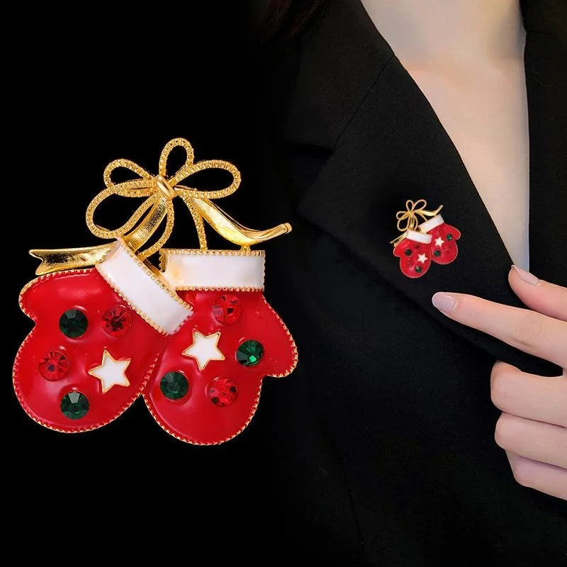Cute Christmas Mittens Enamel Rhinestone Alloy Brooch, Elegant Women's Lapel Pin Corsage Gift