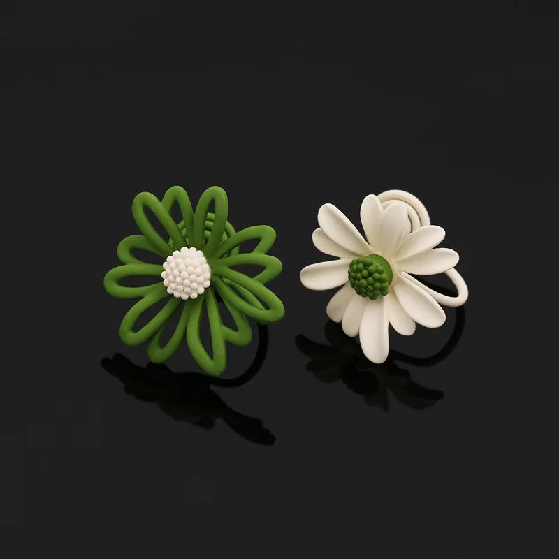 Elegant Daisy Flower Alloy Enamel Stud & Clip On No Piercing Korean Style Floral Earrings