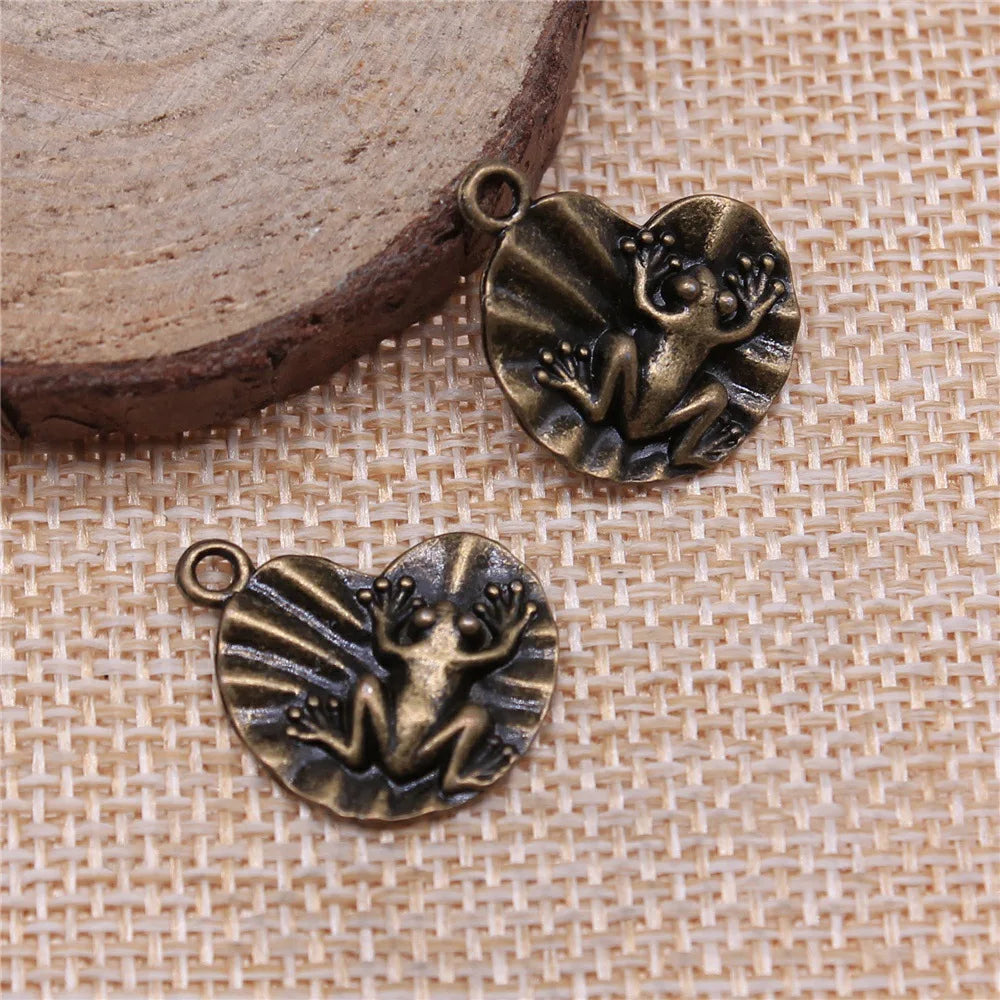 19x15mm 1g Zinc Alloy Frog on Lotus Leaf Charm Pendant for DIY Animal Theme Jewelry Making