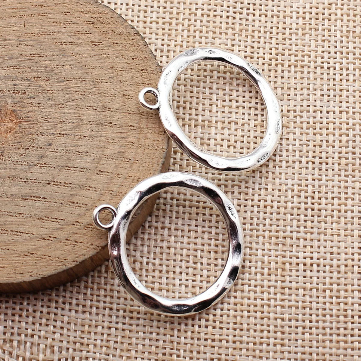 32x28mm 2.7g Antique Silver Zinc Alloy Hammered Round Ring Charm Pendant for DIY Necklace Jewelry