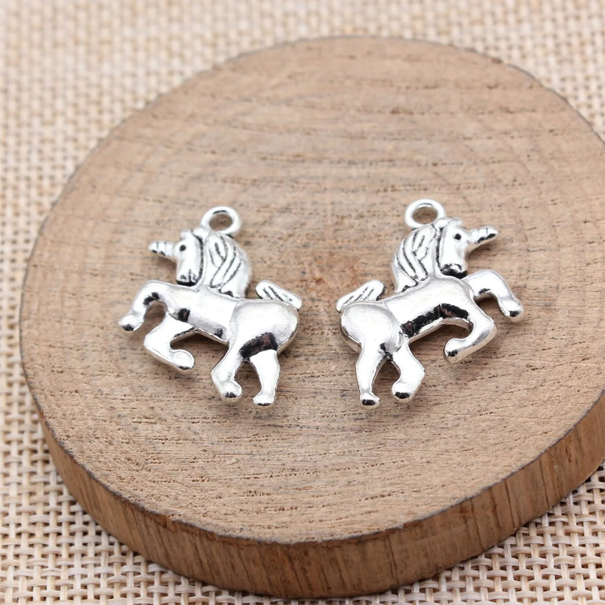 27x19mm 3.4g Antique Silver Tone Zinc Alloy Unicorn Charm Pendant for Necklace Bracelet DIY Jewelry