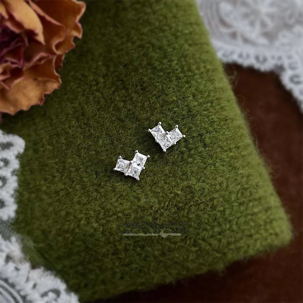 Mini Minimalist Heart Stud Earrings Copper Light Luxury Sweet Everyday Jewelry