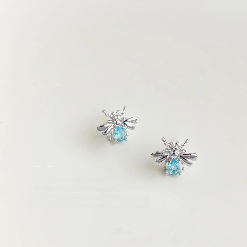 Fresh Style Micro Pave Zircon Bee Stud Earrings Copper Insect Design Silver Plated Pins