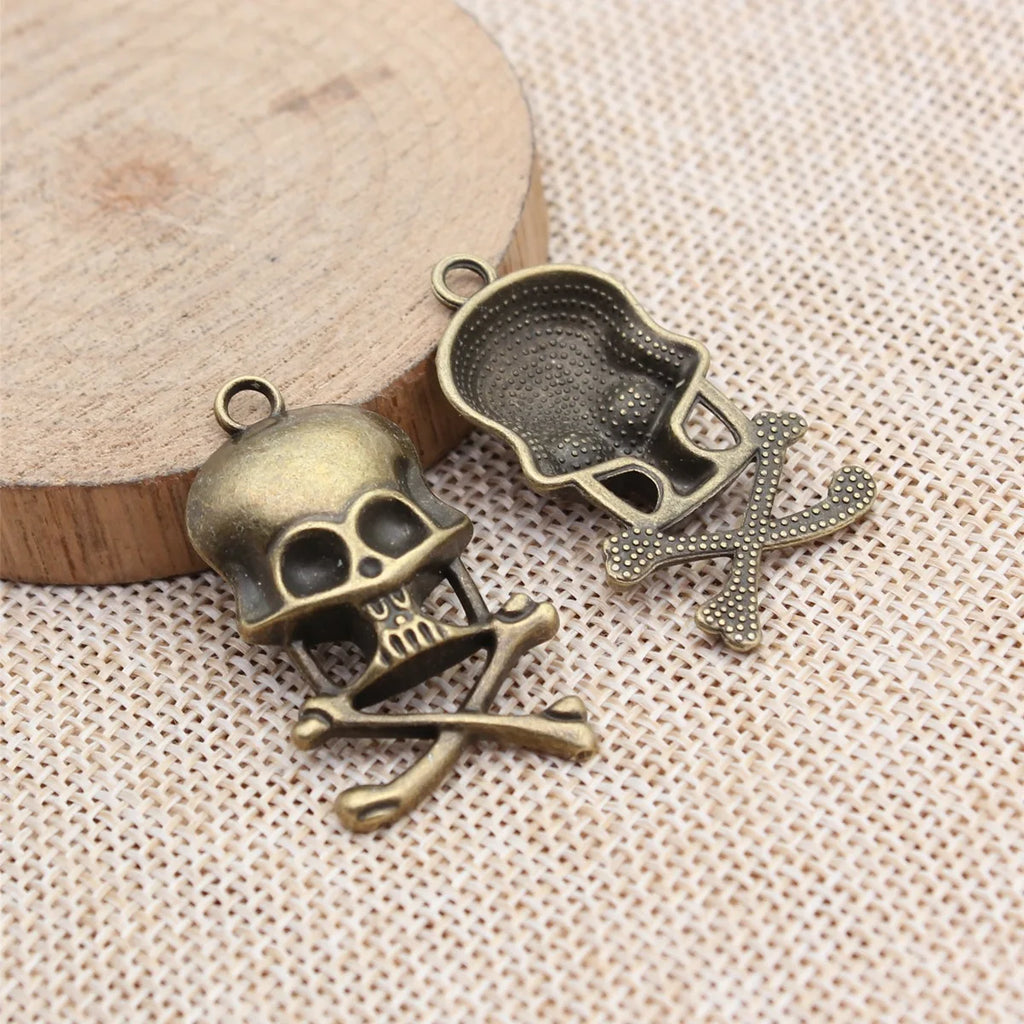 37x21mm 4.3g Multicolor Zinc Alloy Skull charm pendant for gothic necklaces and clothing accessories