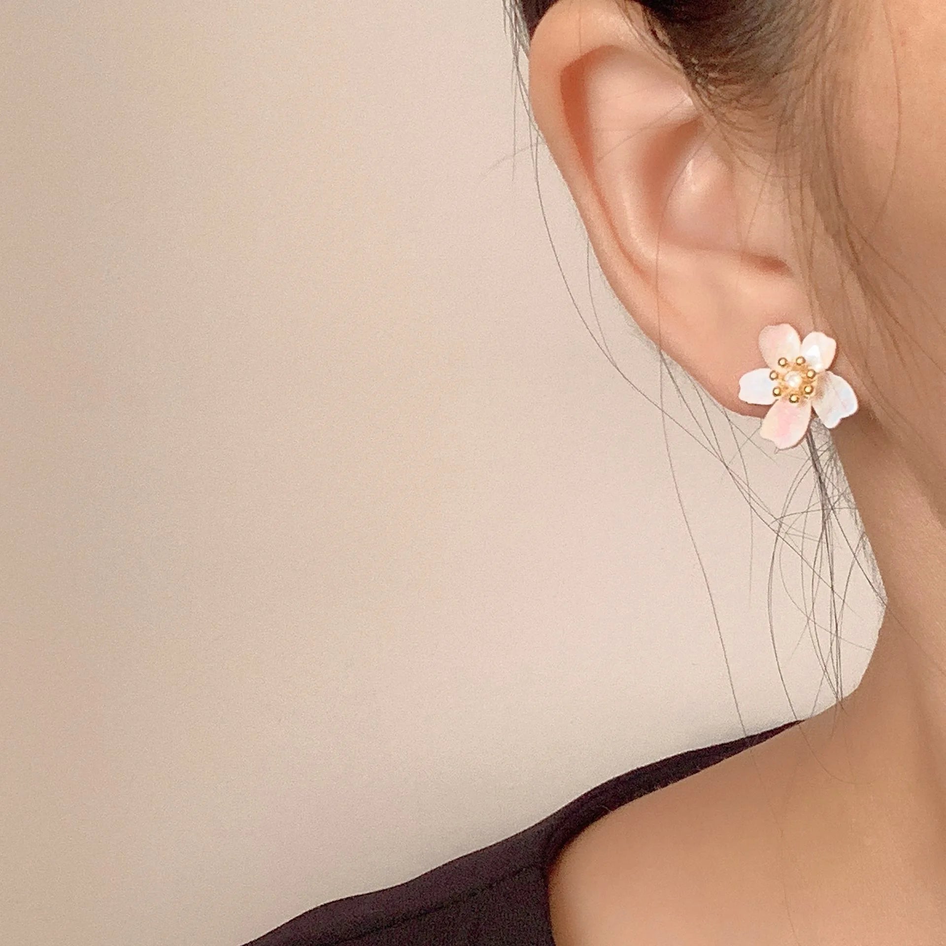 Elegant Sakura Flower Natural Shell Zircon Gold Alloy Stud & Clip On No Piercing Spiral Back Earrings