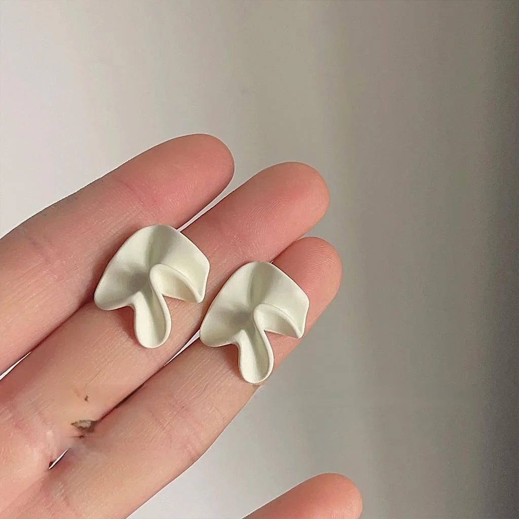 French Cream White Metal Irregular Geometric Pleated Flower Stud Earrings Vintage Hepburn Style