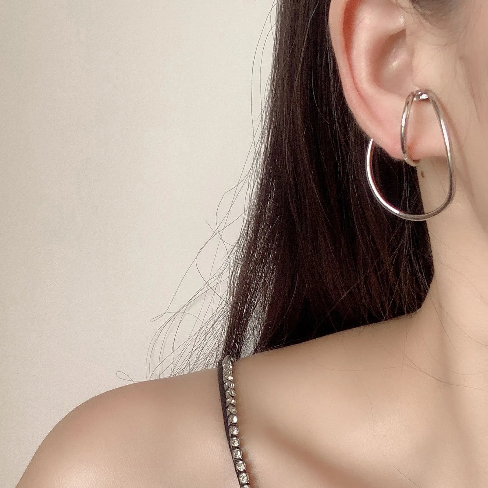 Elegant Alloy Horseshoe Hoop Ear Cuff Stud & Clip On No Piercing Statement Ear Bone Earrings
