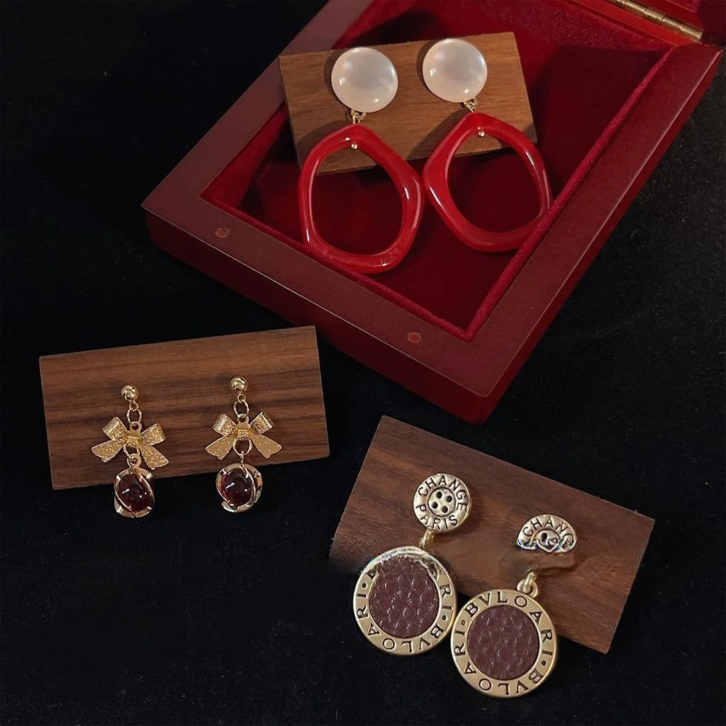 French Vintage Alloy Red Heart Geometric Stud Earrings Elegant Hong Kong Style Jewelry