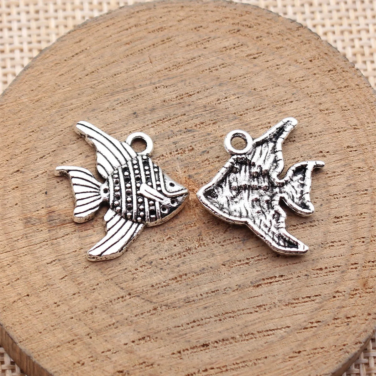 21x17mm 1.5g Antique Silver Zinc Alloy Tropical Fish Charm Pendant for DIY Necklace Jewelry Making