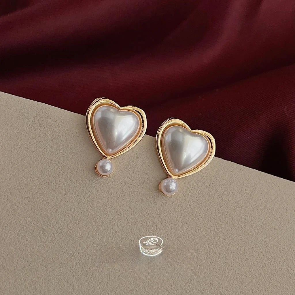 French Vintage Heart Resin Pearl Stud Earrings Copper Elegant Commuter Jewelry For Women