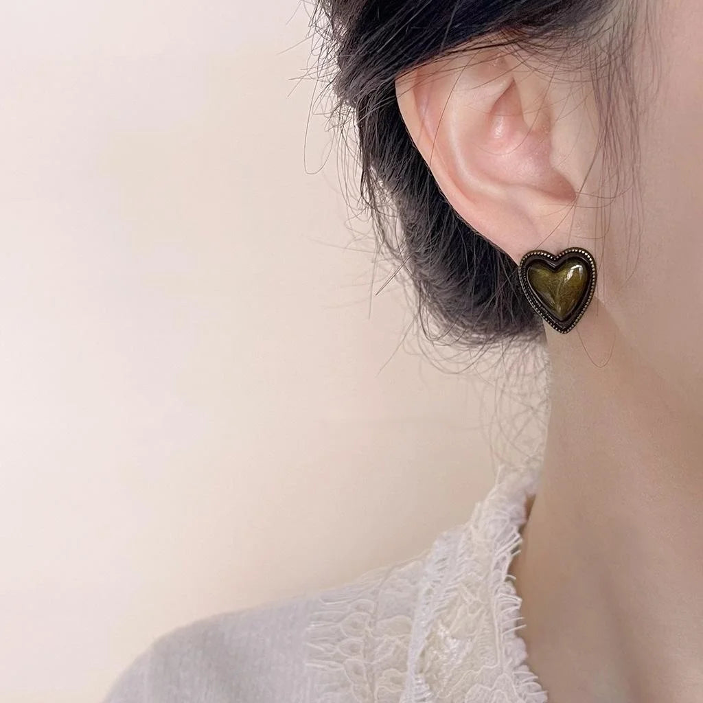 Vintage Heart Stud Earrings Copper Minimalist Premium Autumn Winter Jewelry
